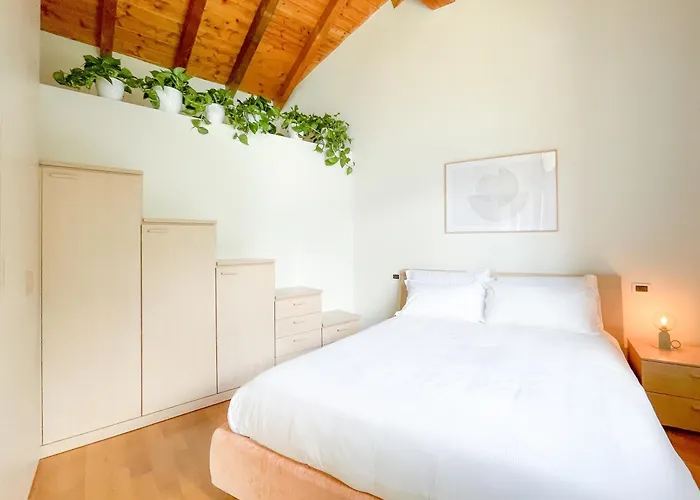 Luminosa, View & Private Parking Tatil Evi Laglio