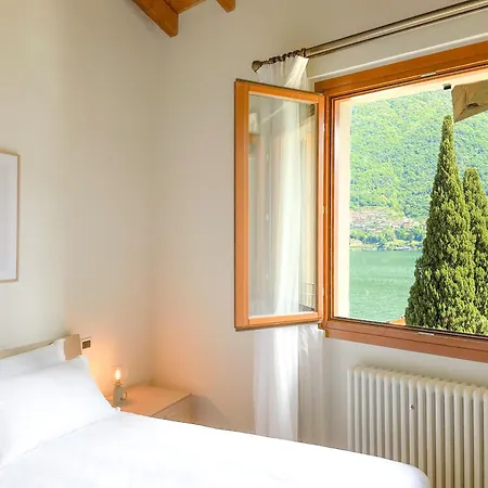 Luminosa, View & Private Parking Semesterbostad